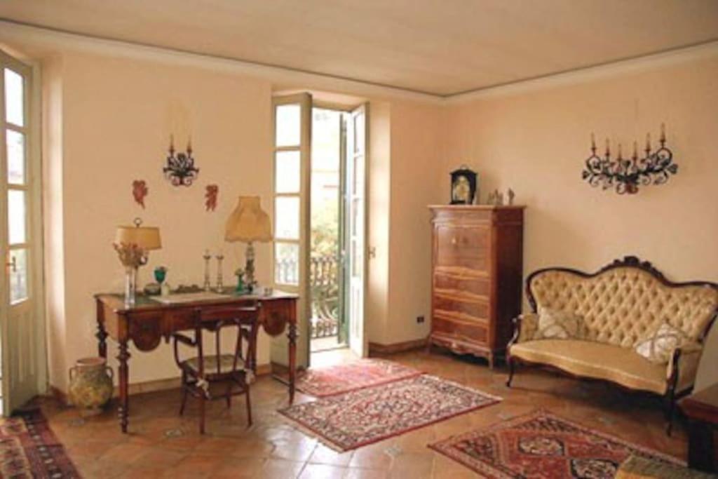Carla, A Charming In The Center Of Villa Taormina